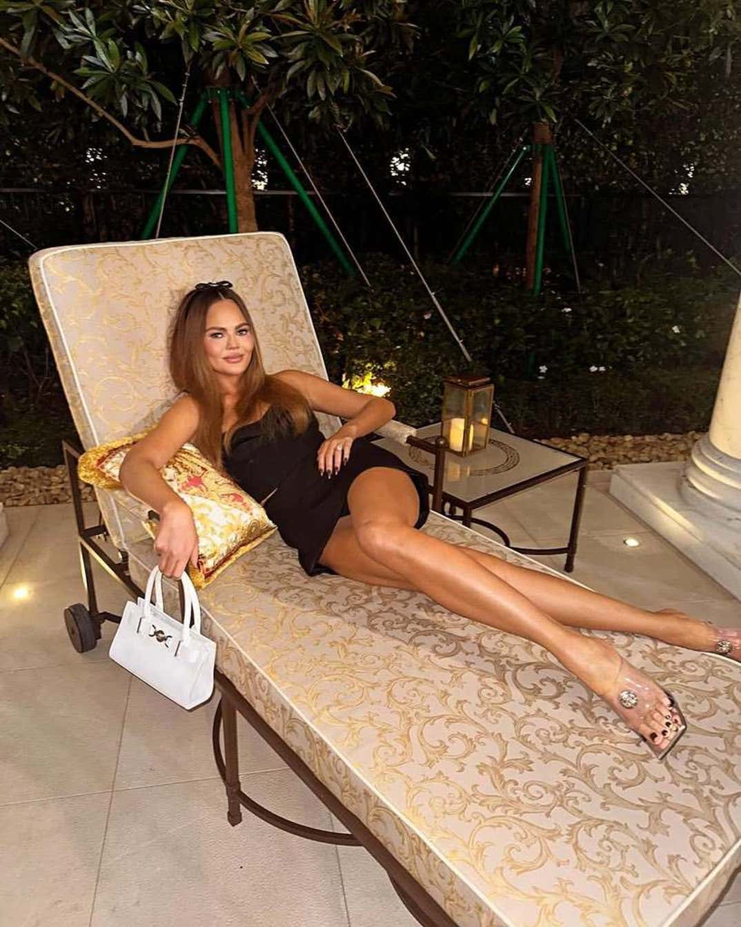 Chrissy Teigen Hot Shots 0