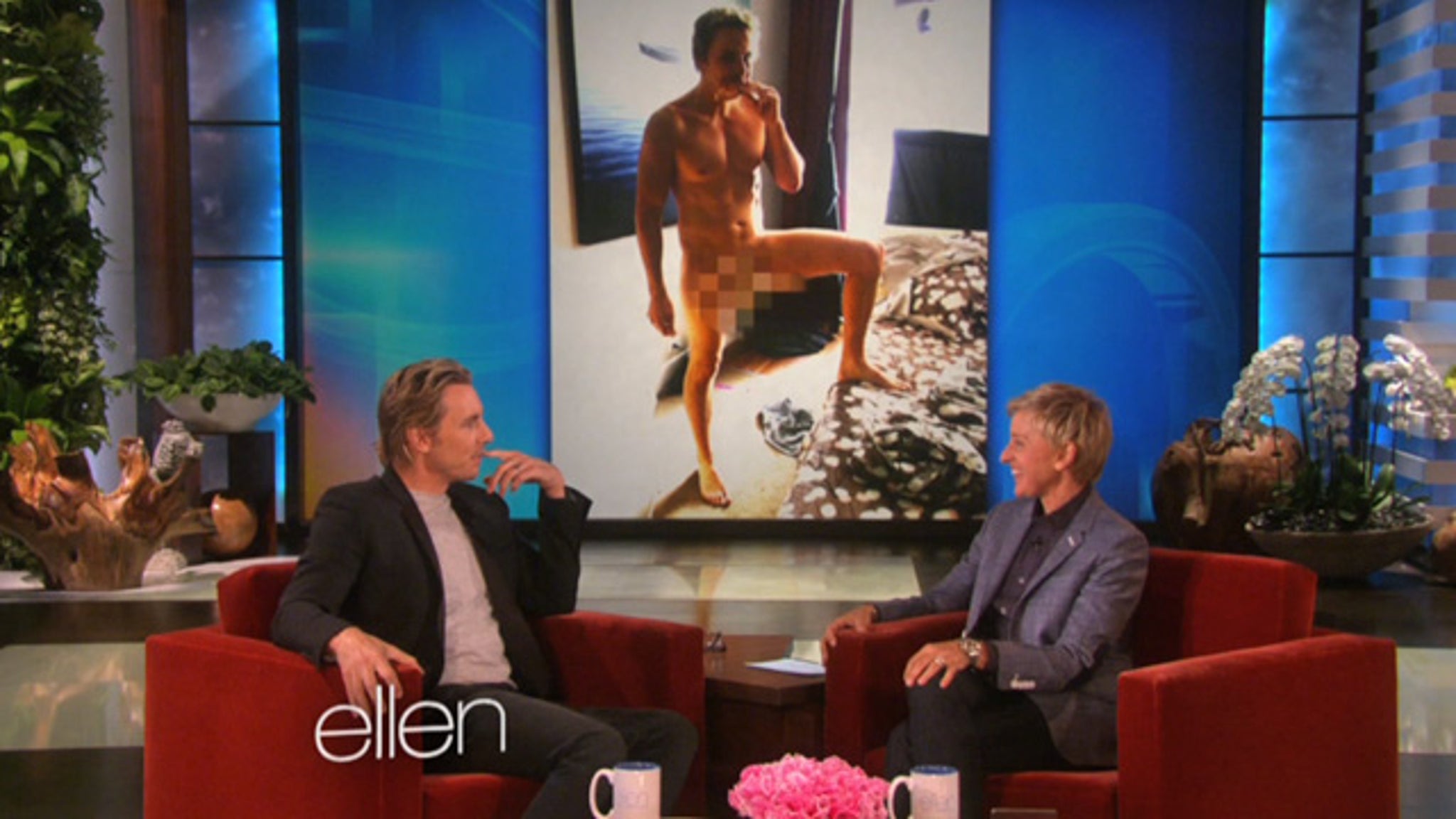 Dax Shepard reveals an exclusive picture from his nude scene in "T...