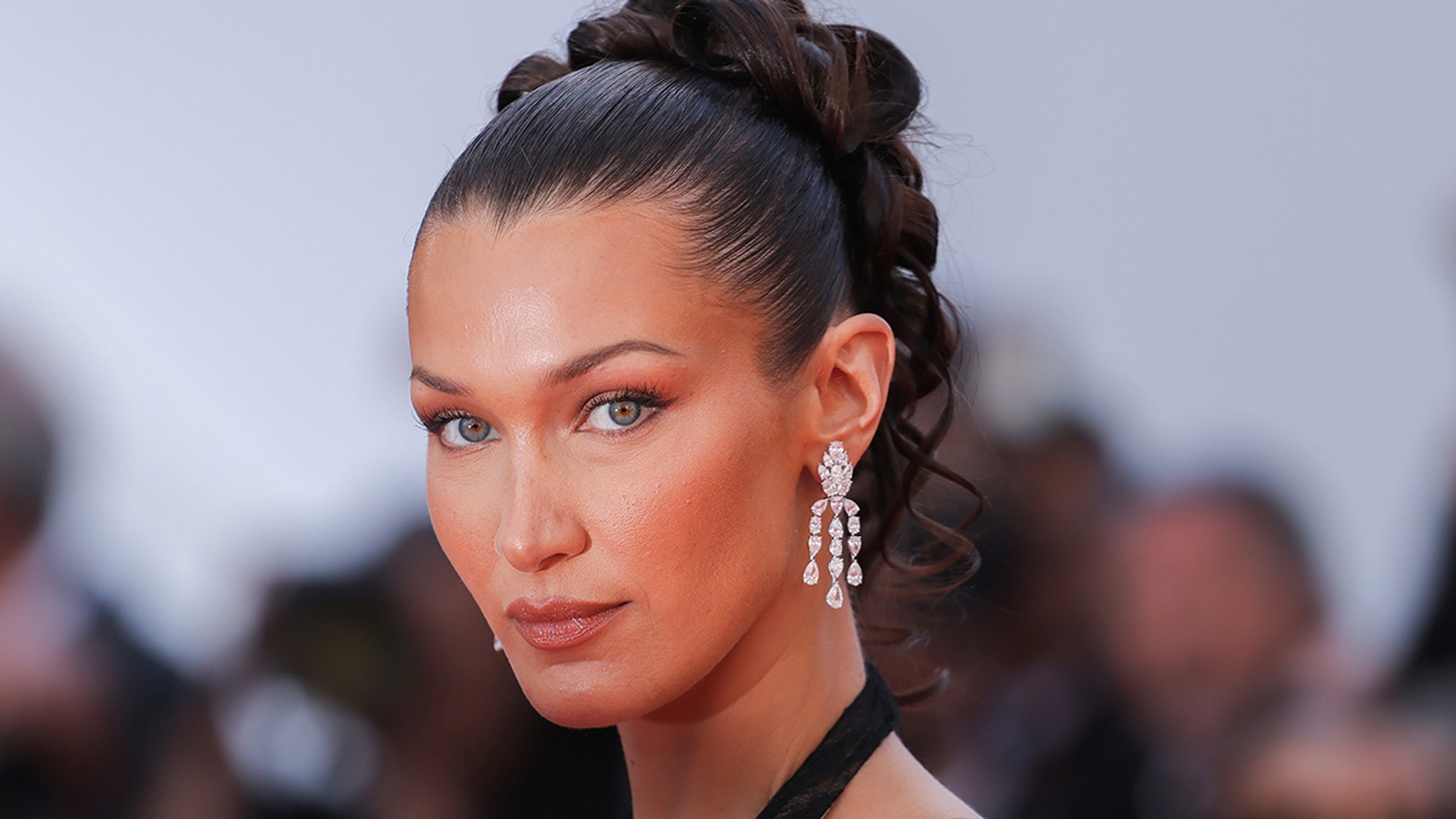 Bella Hadid Battles Lyme Disease Amidst Emotional Breakdown