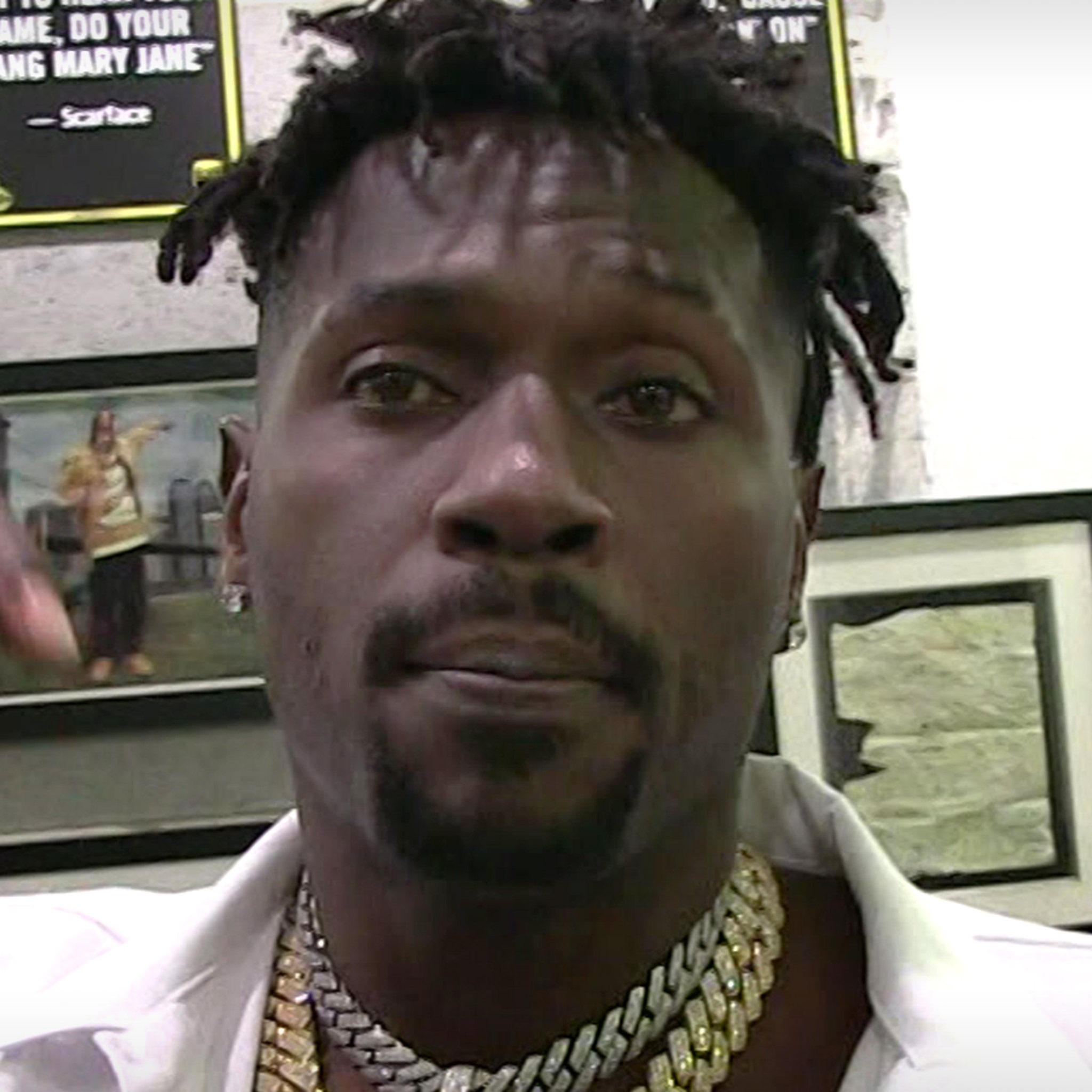 Antonio Brown's Snapchat Account Suspended Over Explicit Pic With