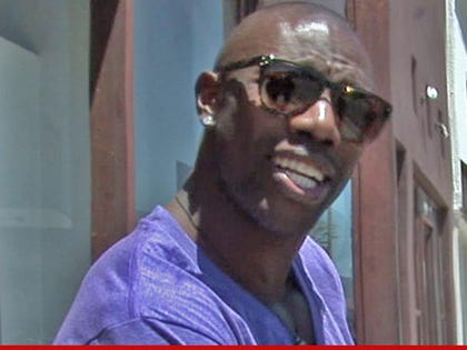 0815_terrell_owens_tmz