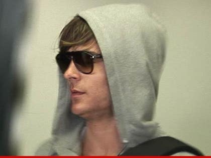 0327-efron-tmz-03