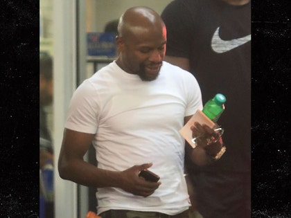 1019-floyd-mayweather-lotto-tix-fia-pictures-02