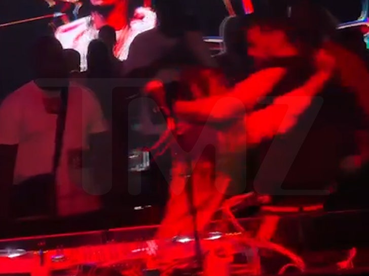 Tekashi 6ix9ine Dubai'de DJ'e Saldırdı, Misilleme Başladı