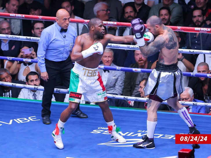 082524 Floyd Mayweather fights 1 Getty