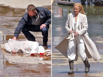 Ben Affleck And Gillian Anderson On Set Filming With Stunt Doubles