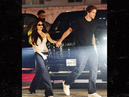 Madison-Beer-Justin-Herbert-the-image-direct-2