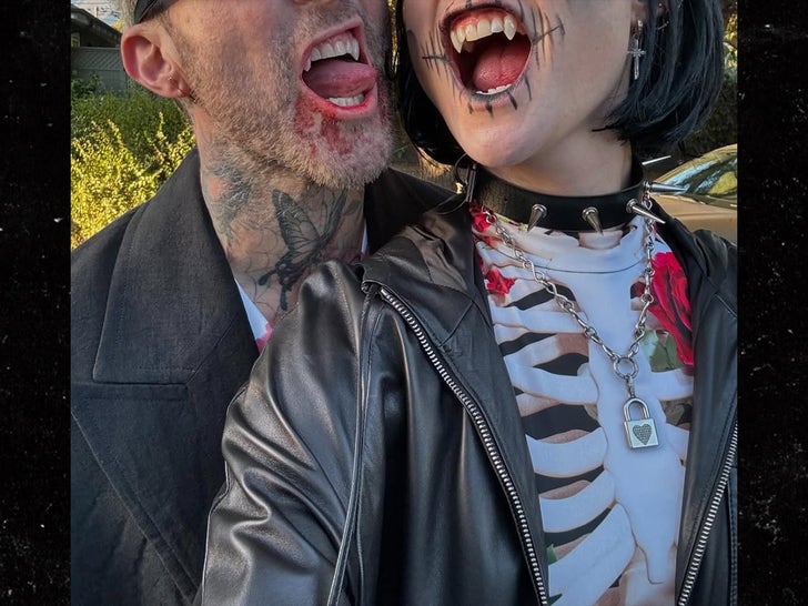 1029-Halloween-Couples-Costumes-Guess-Who-Sub1