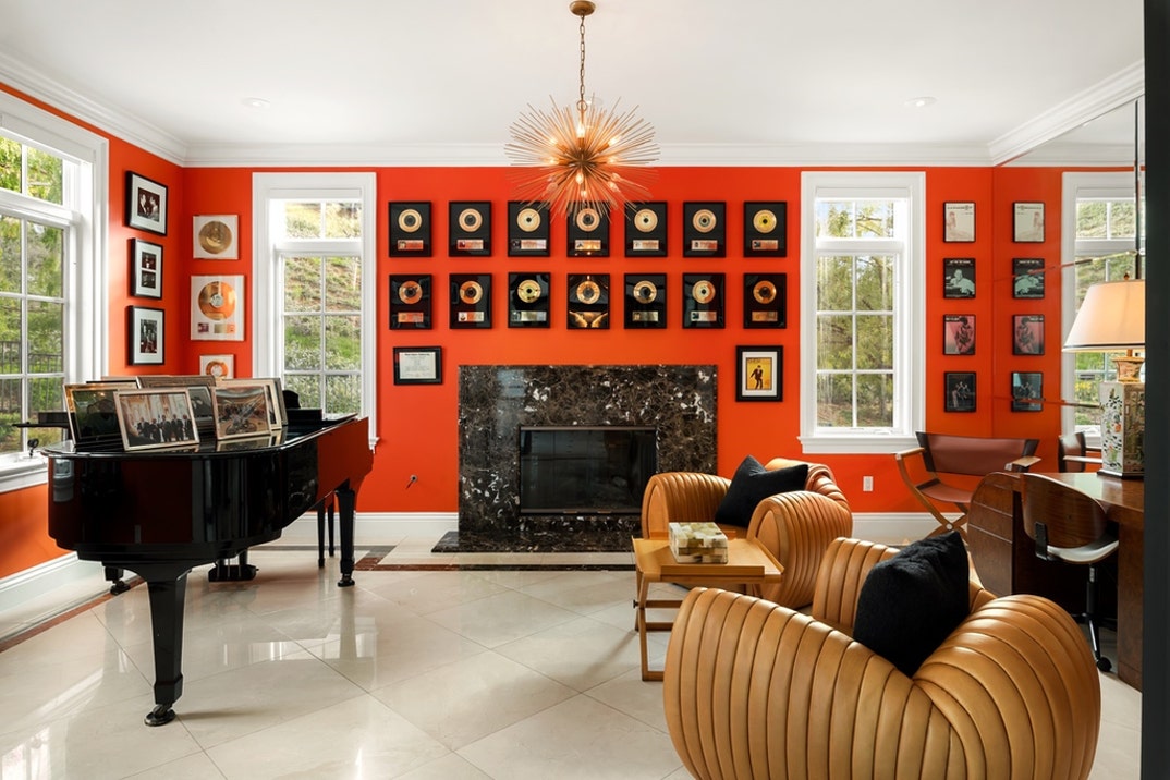 Paul Anka Relists Sherwood Estate 4