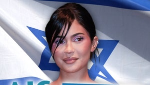 Jewish Orgs Support Kylie Jenner for Deleted Israel Post, Shame Her Critics
