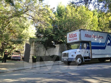 1026-carolwood-tmz-1