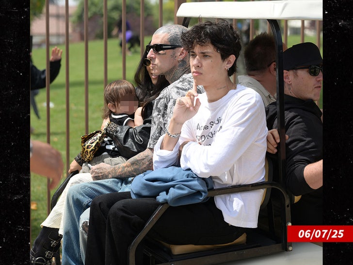 Travis Barker Landon Courtney Cardshian Rocky Sub mega