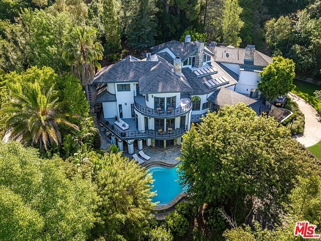 Selena Gomez Encino Home 28