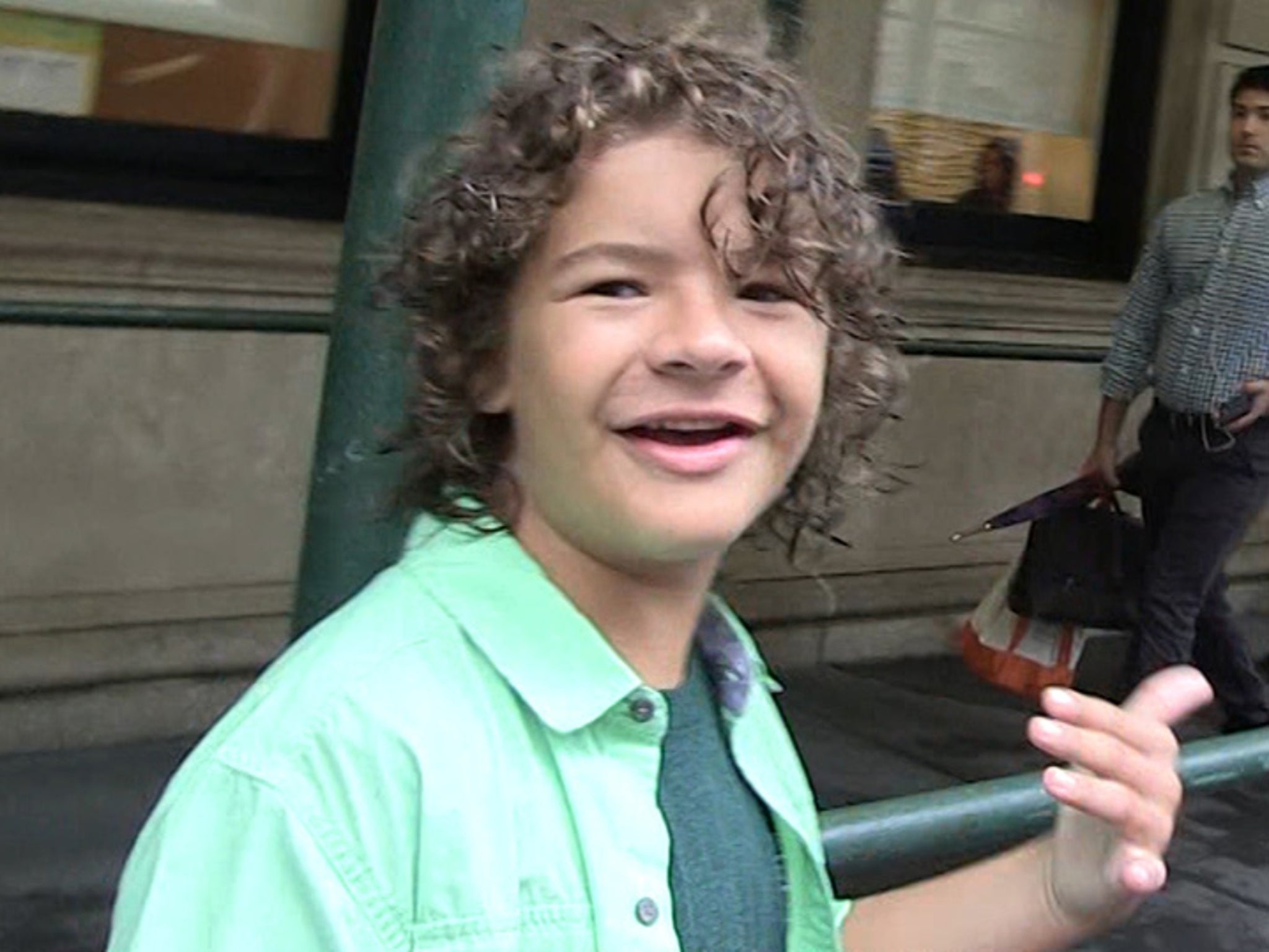 Stranger Things Actor Teeth 60 Photos - Moonagedaydream.film