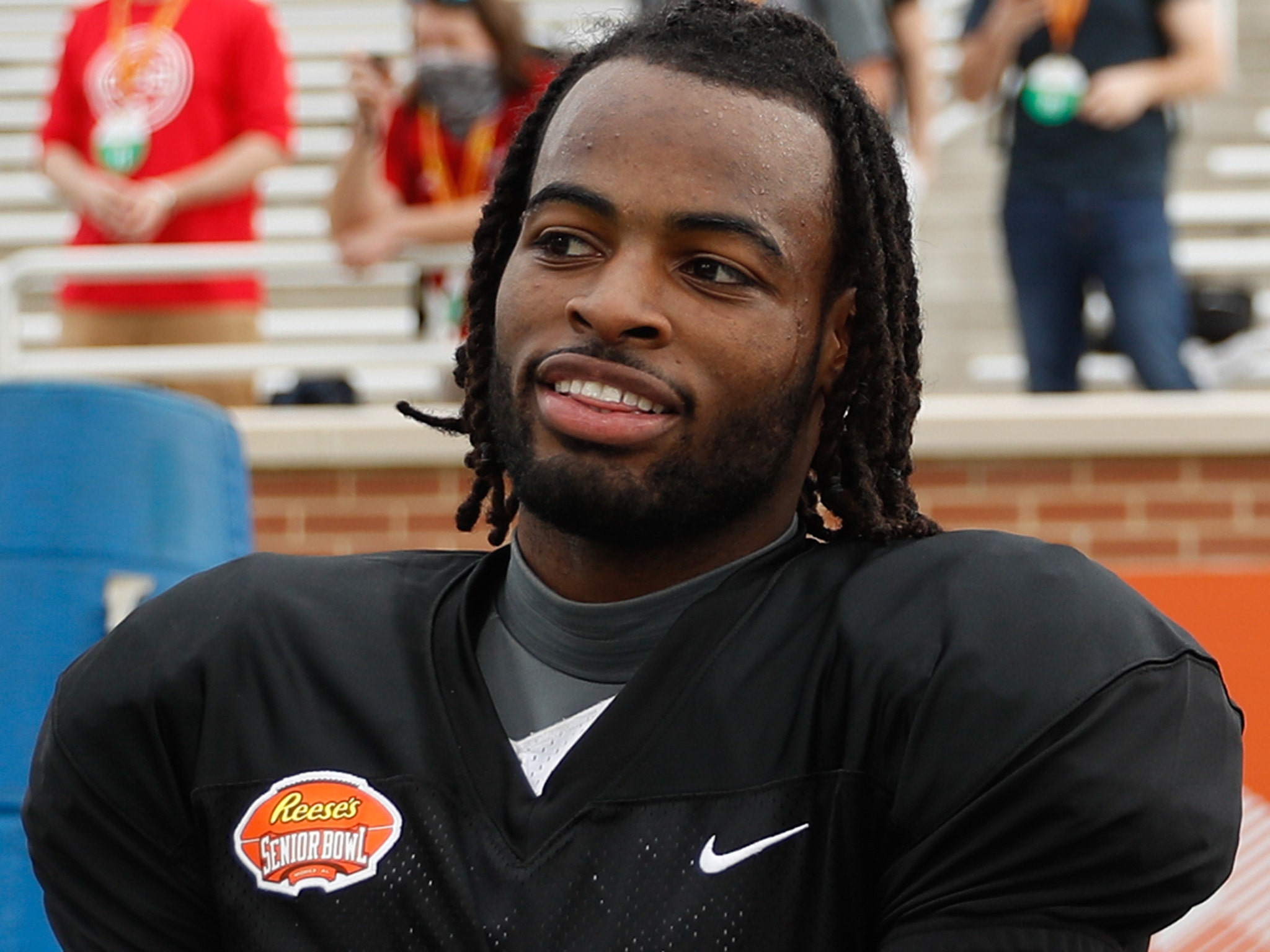 Najee Harris hosted NFL Draft party for kids at homeless shelter he lived in