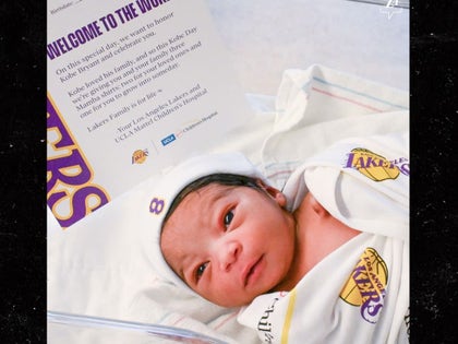 0824-ucla-childrens-hospital-kobe-bryant-babies-photos-primary-2