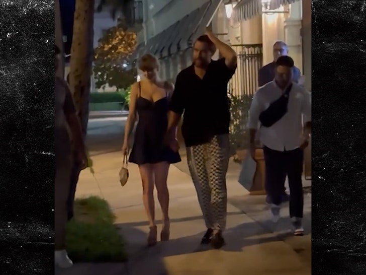 060525-taylor-swift-travis-kelce-primary-3