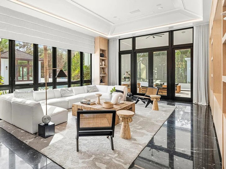 0122-Cameron-Diaz-Potential-Florida-Home-Sub4