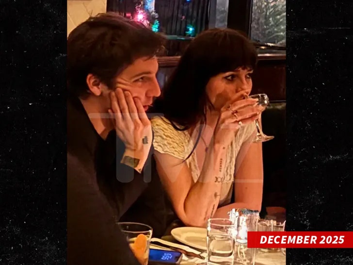 Modelo a seguir Dakota Johnson TMZ Swipe