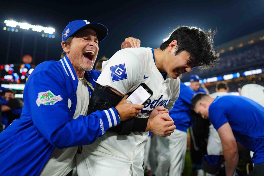 Rob Lowe Dodgers Fan 8