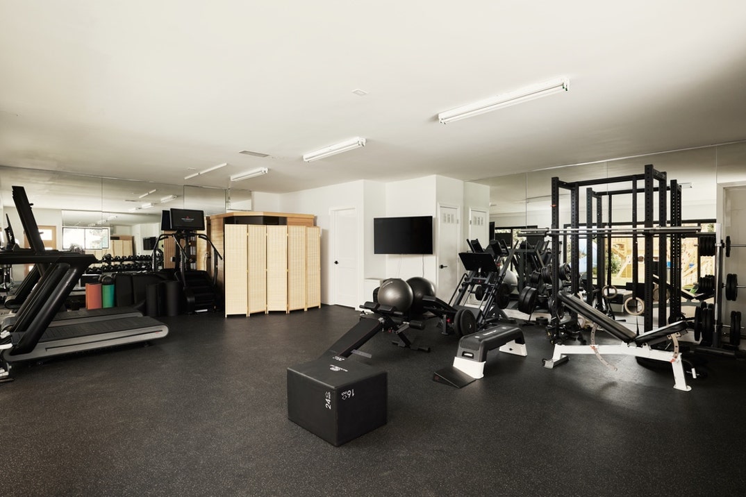 Meghan Trainor Lists LA Home 19