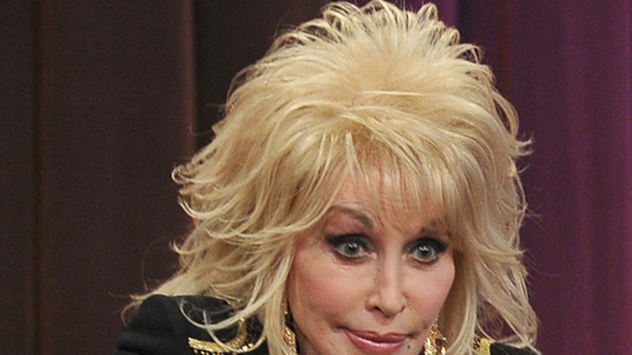 Dolly Parton -- HOSPITALIZED After Fender Bender.