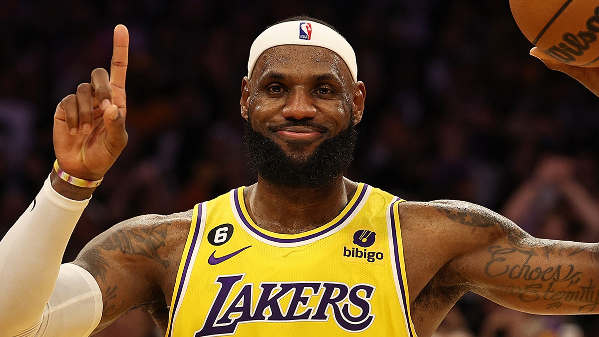 LeBron James leads NBA in jersey sales, Curry second. Lakers lead in team  merchandise. - NBC Sports