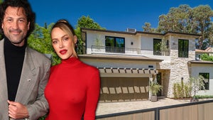 0629-Peta-Murgatroyd-and-Maks-Chmerkovskiy-Lists-L.A.-Home-For-Rent-PRIMARY