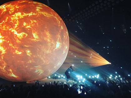0202-travis-scott-globe-instagram-01