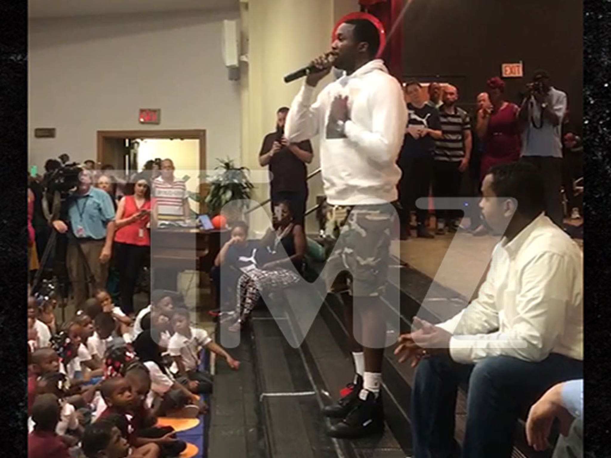 Meek Mill donated 6,000 backpacks to kids in Philadelphia