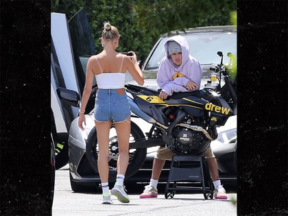 0611-justin-bieber-new-bike-mega-01