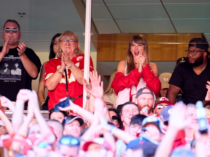 Taylor Swift Alongside Travis Kelce's Mom at Chiefs Game