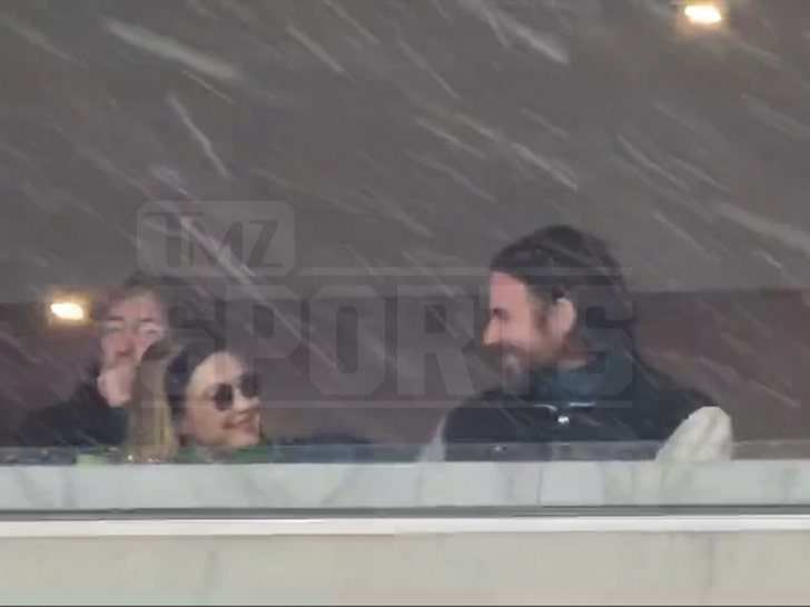 012225-Bradley Cooper-Gigi Hadid-1