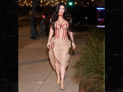 Megan-Fox-backgrid-2