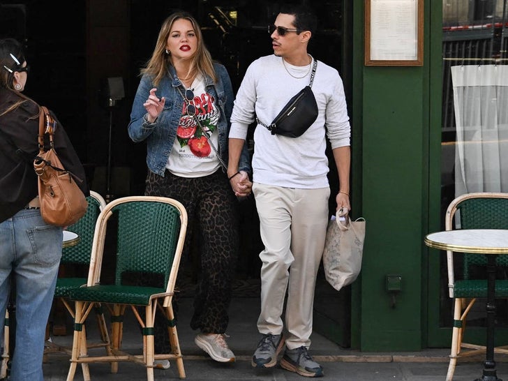 David Del Rio And Wife PDA In Paris