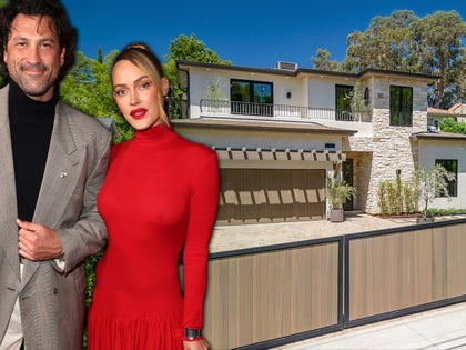 0629-Peta-Murgatroyd-and-Maks-Chmerkovskiy-Lists-L.A.-Home-For-Rent-PRIMARY