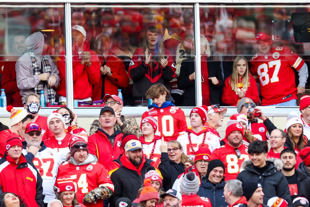 Taylor Swift at Chiefs vs. Bills7