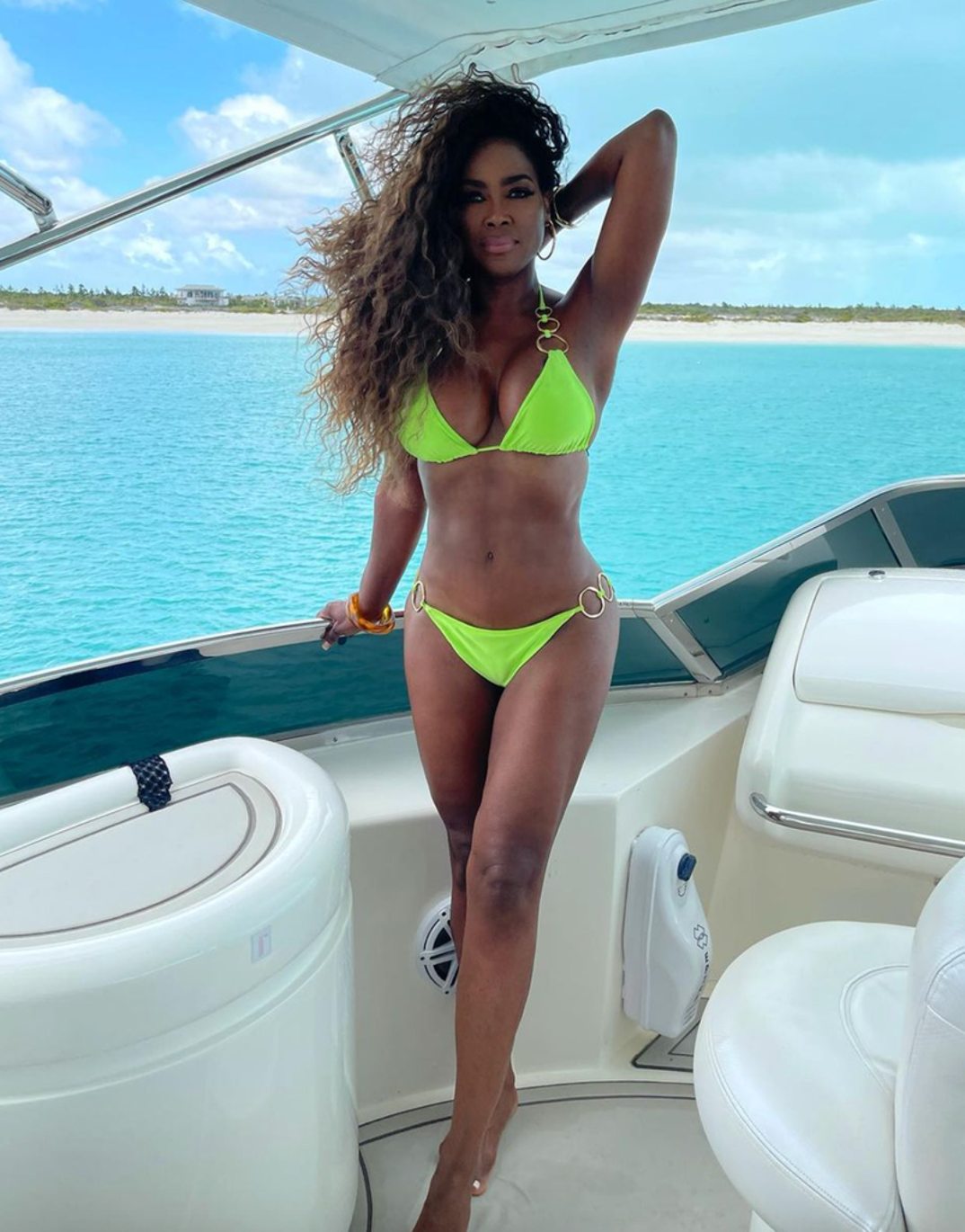 0627 Kenya Moore Hot Shots 10