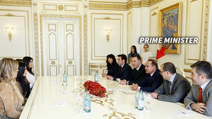 Kim and Khloe Kardashian -- Hey Prime Minister, Nice to Meet Ya!