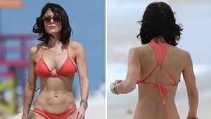 Bethenny Frankel Hits The Beach In Miami (PHOTO GALLERY)
