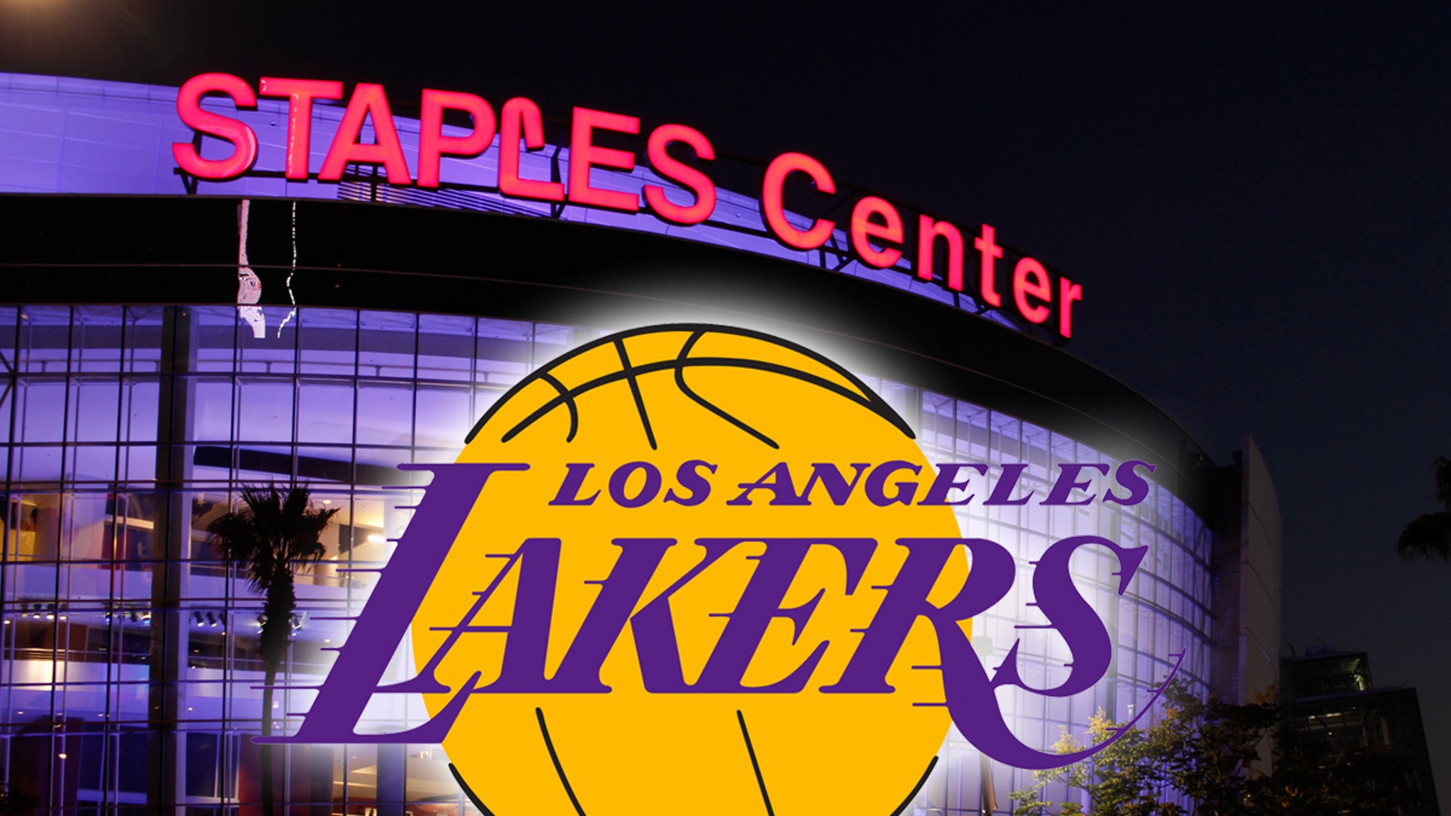 Checkin' Out Team LA Store @ The Staple Center & Lakers Game Yo