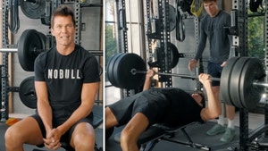 tom brady bench pressing 1