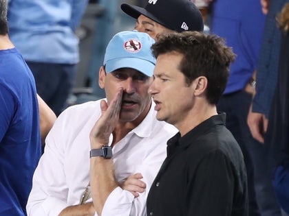 jon hamm jason bateman cardinals dodgers game photos-10