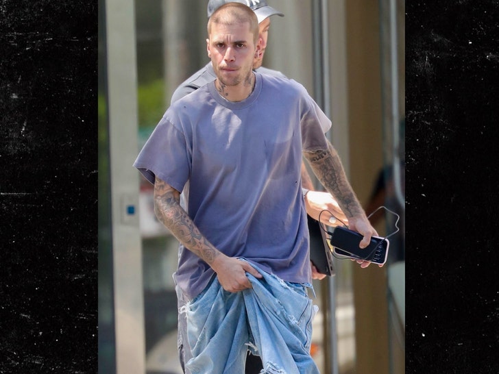 Justin Bieber after getting parking ticket Backgrid