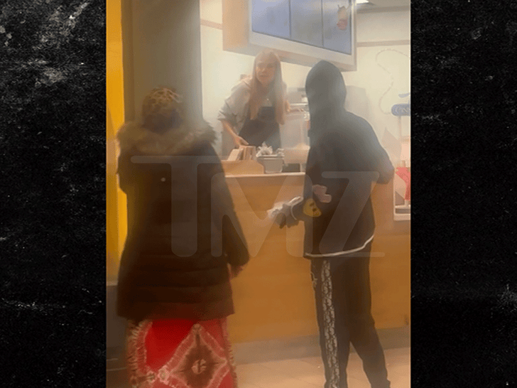 120925_cinnabon_worker_yell_primary_v2