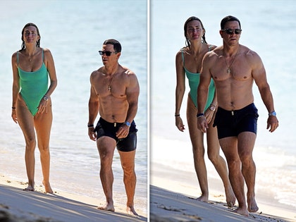 Mark-Wahlberg-and-Rhea-Durham-gallery-launch-backgrid-1