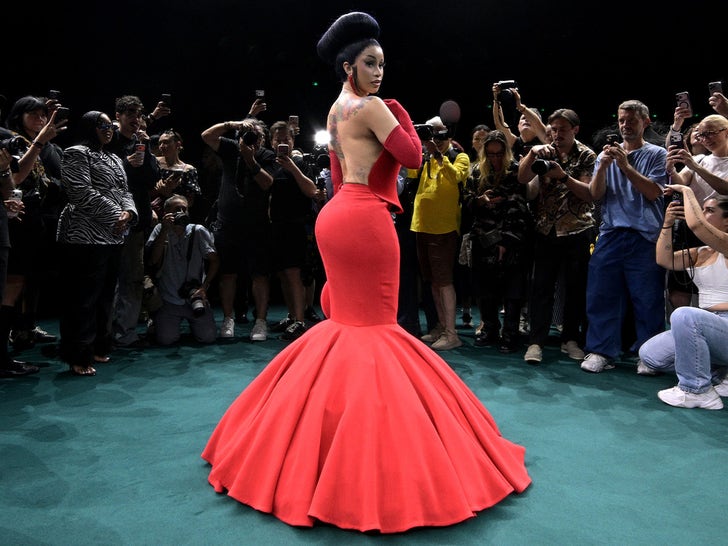 0708-Cardi-B-Robert-Wun-Haute-Couture-Sub1
