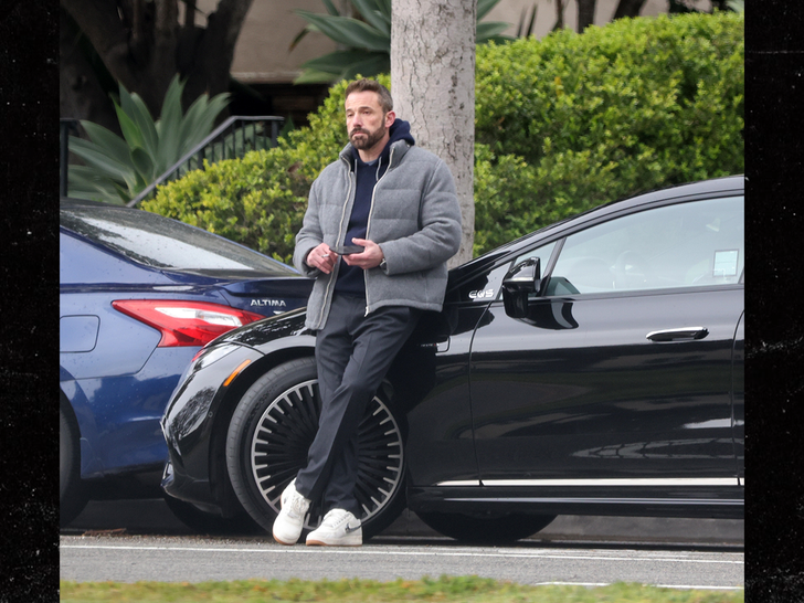 Ben Affleck's Car Gets Boxed In, Struggles To Pull Out Of Parking Spot In  Video