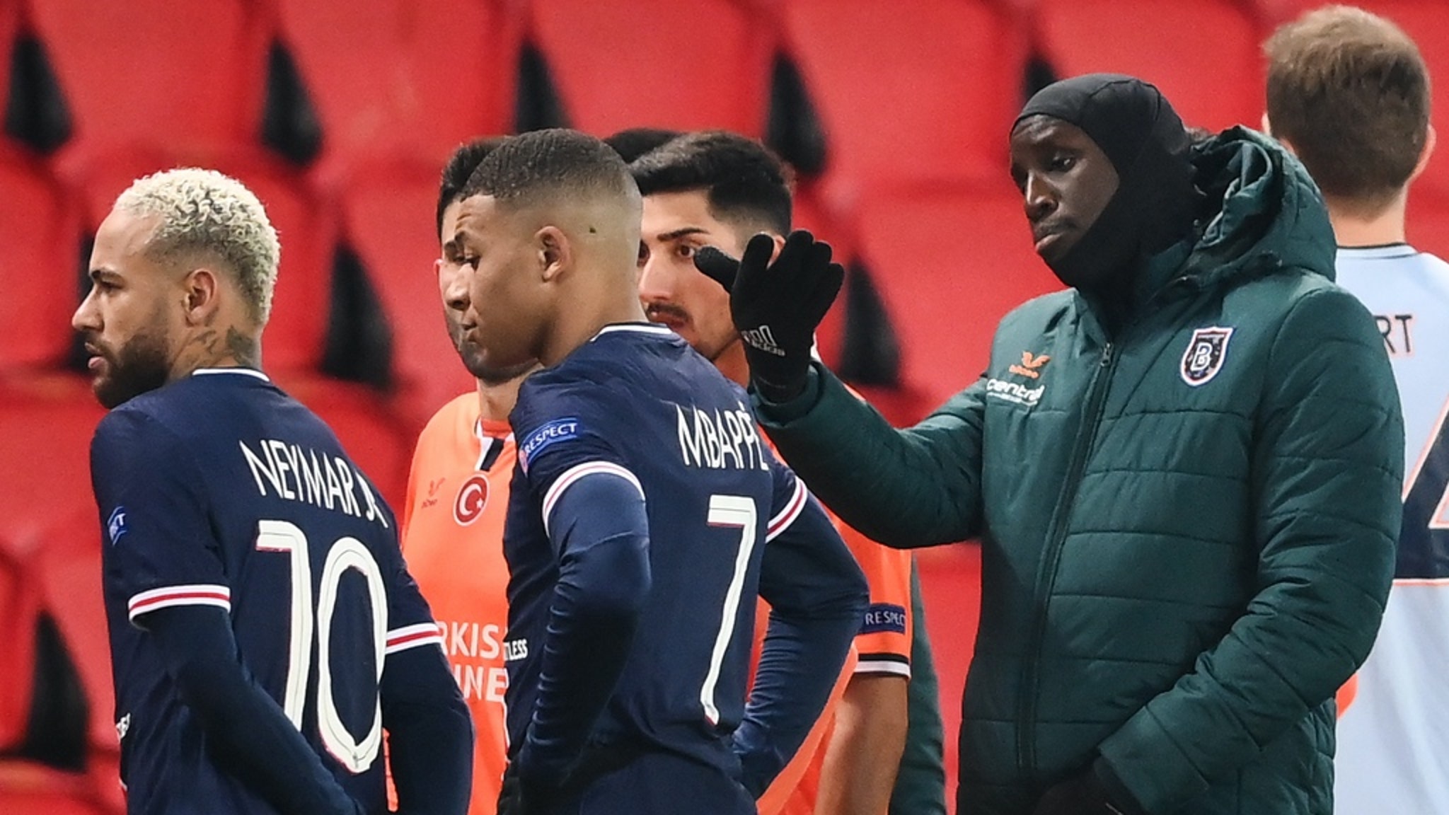 Neymar & PSG Storm Off Field After Alleged Racial Comment