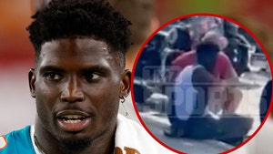 tyreek hill detained